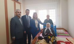 Kaymakam Akpay’dan 106 yaşındaki Zehra nineye ziyaret
