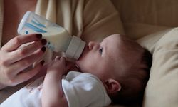 Bebeğinizi Biberon İle Beslemenin İncelikleri