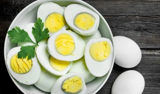 Yumurta Sarısı Yemeli miyim? Fayda ve Zararları Nelerdir?