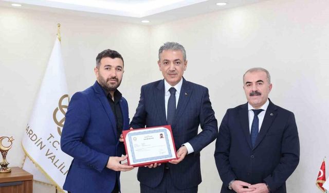 Mardin Valisi Akkoyun, öğrencisinin hayatını kurtaran öğretmeni ödüllendirdi